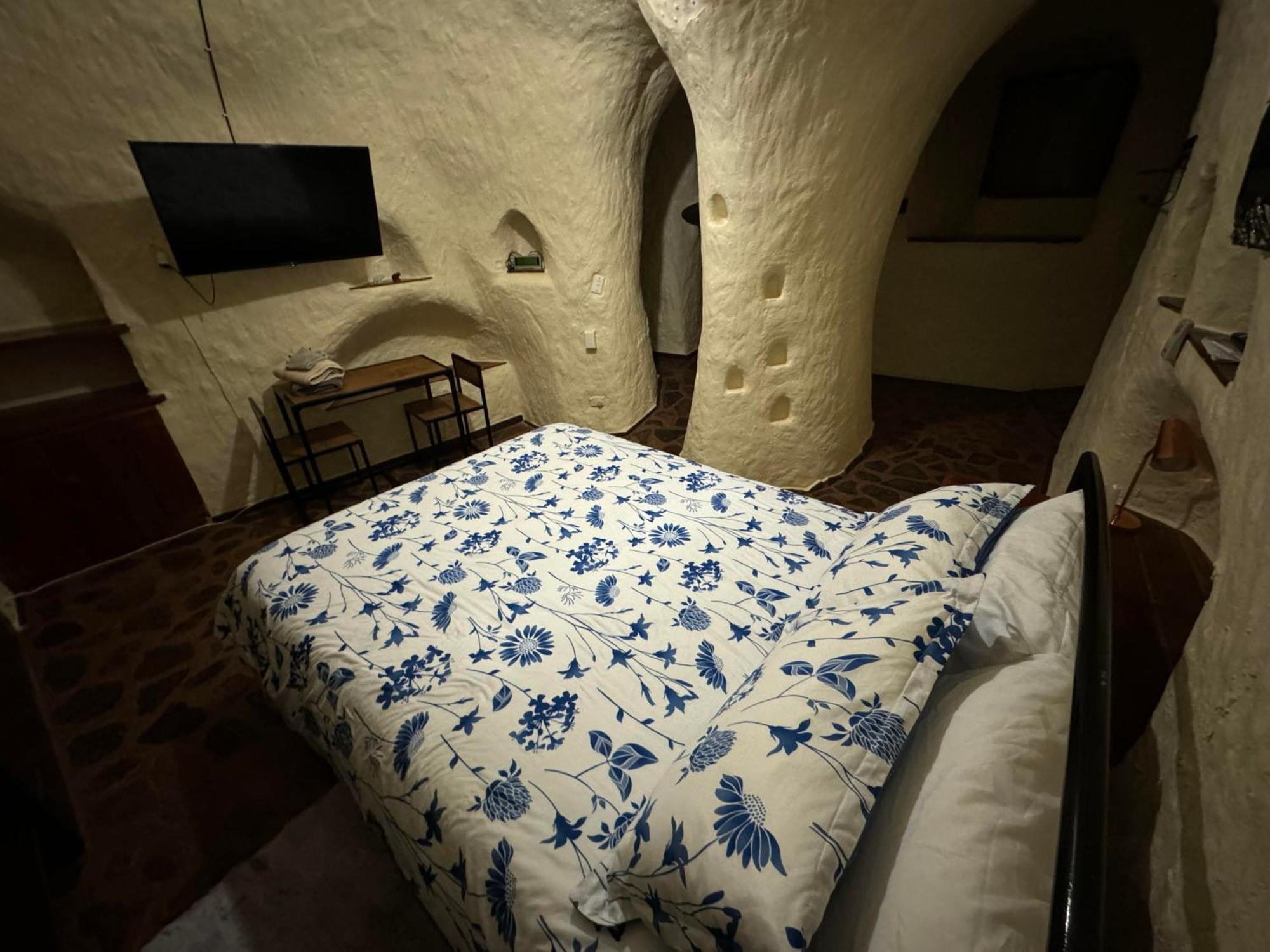 Di'S Dugouts Hotel Coober Pedy Exterior photo